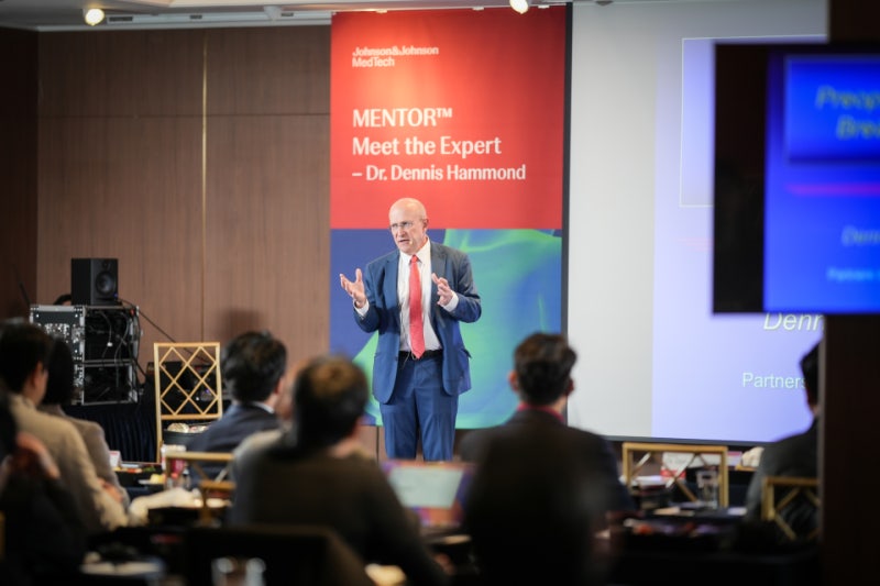 المدير التمثيلي الدكتور كيم جو وون، أخصائي جراحة الثدي، يحضر مؤتمر Mentor Meet the Expert 2025